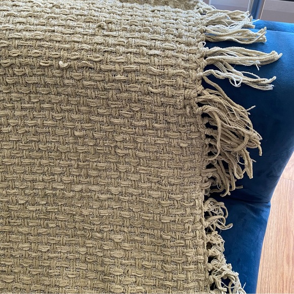 FABSTYLES Green Knit Patterned Fringed Throw Blanket - Picture 2 of 5